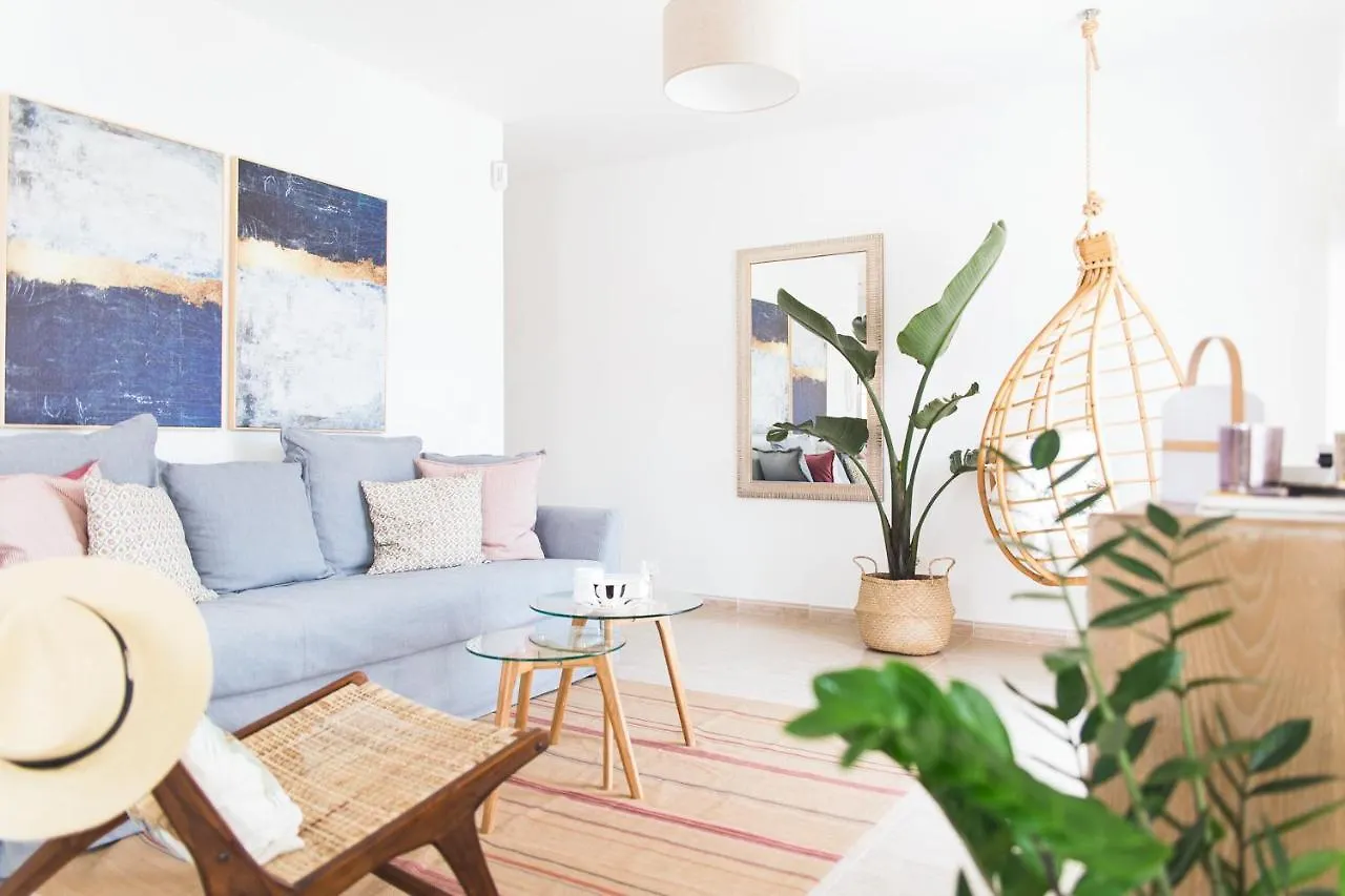 Lovely&Sunny Apartament Near Poris Beach location